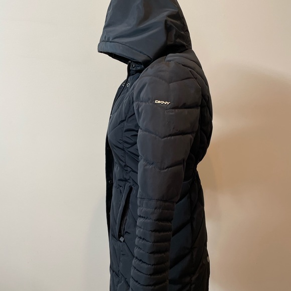 Children’s DKNY winter jacket size 6X. - Picture 2 of 6
